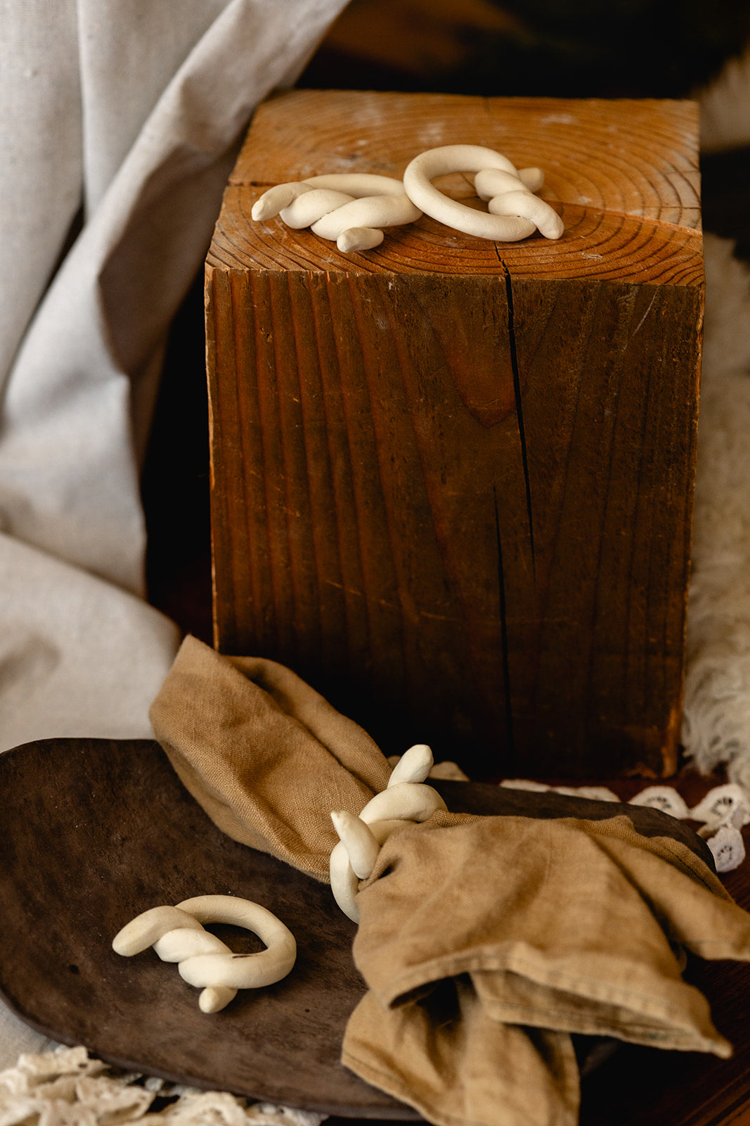 33 . napkin rings set [4]